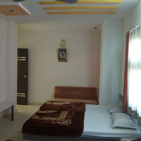 Hotel Sudarshan Nāthdwāra Extérieur photo