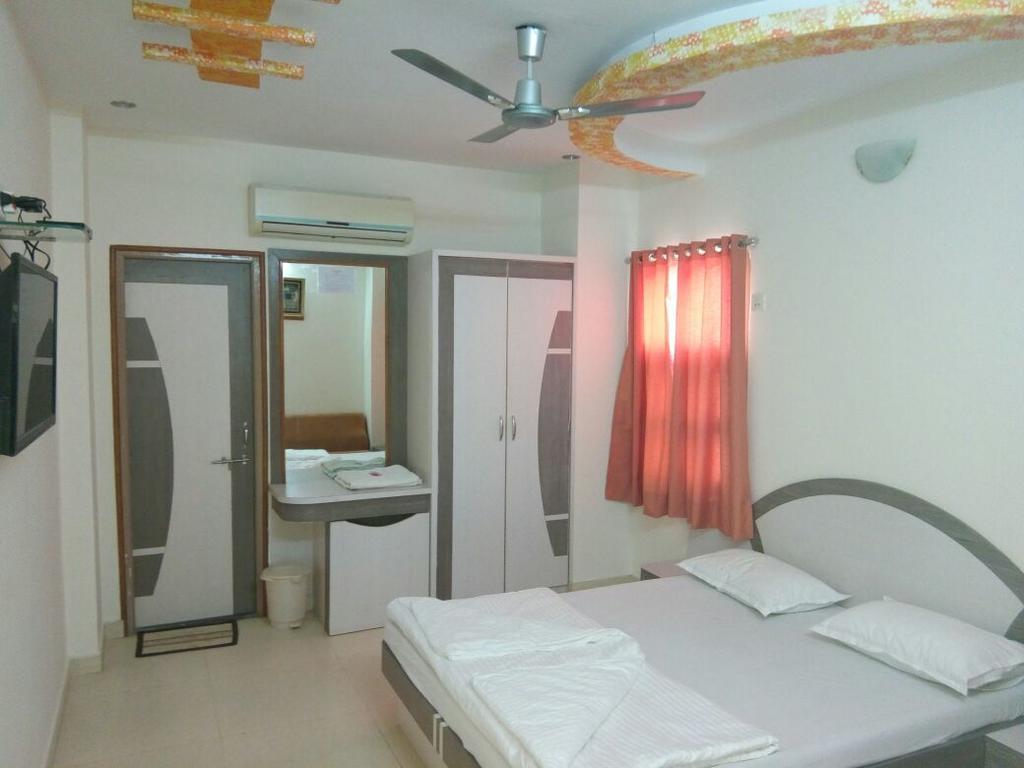 Hotel Sudarshan Nāthdwāra Extérieur photo