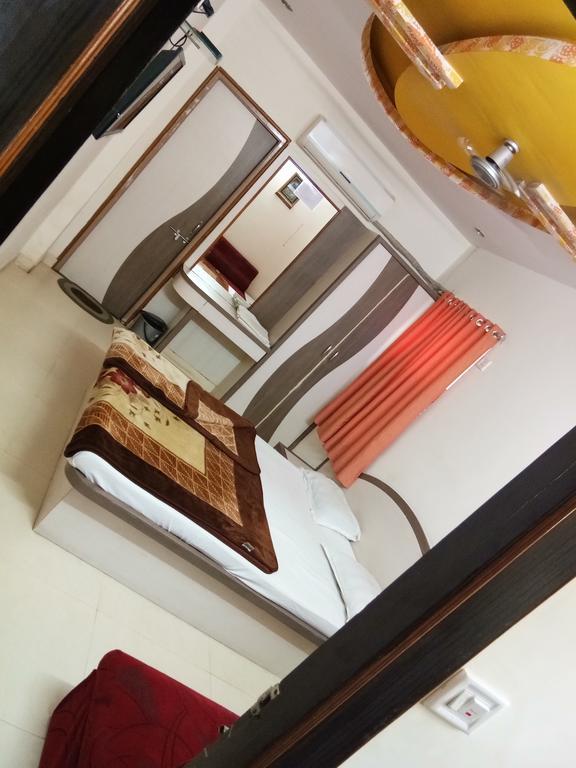 Hotel Sudarshan Nāthdwāra Extérieur photo
